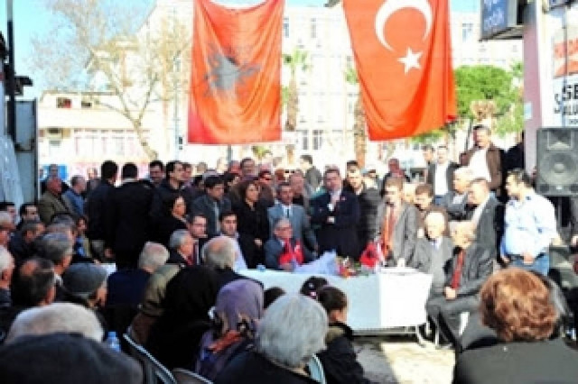 Βίντεο: Οι Τσάμηδες ιδρύουν παράρτημα στην Τουρκία