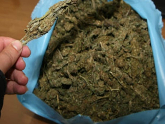 Απίστευτο: Δείτε πού μετέφεραν το χασίς