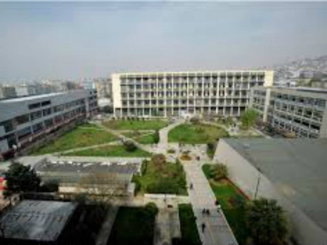 ΤΩΡΑ: Απόπειρα ληστείας με βαριοπούλες στο Α.Π.Θ