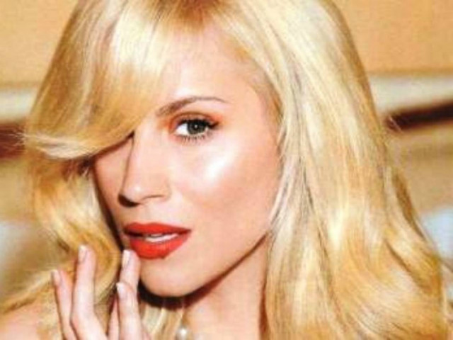 Δείτε πώς ήταν η Νάντια Μπουλέ όταν πήγαινε Δημοτικό!