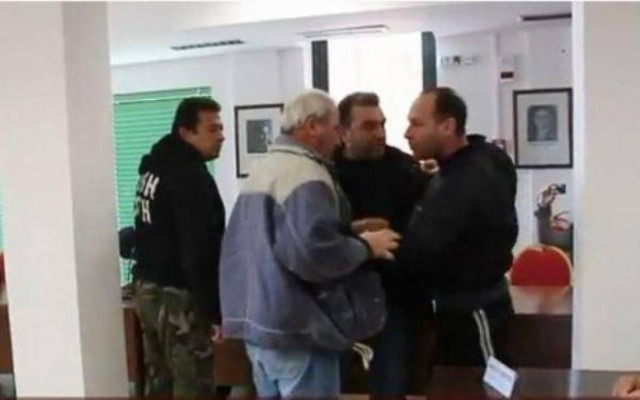 Γυαλιά – καρφιά στο Δημοτικό Συμβούλιο Ιστιαίας