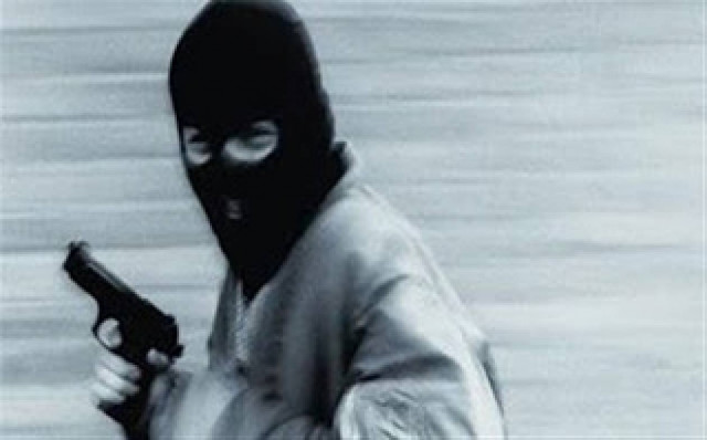 Σέρρες: Κινηματογραφική ληστεία με πυροβολισμούς σε κοσμηματοπωλείο