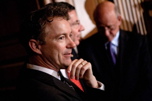 Αμερικανός γερουσιαστής μιλούσε συνεχόμενα επί 13 ώρες!