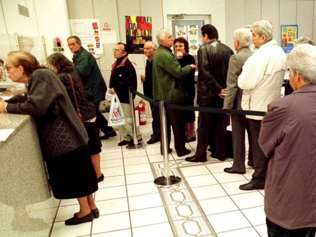 Σύνταξη με 25ετία για 250.000 εργαζόμενους