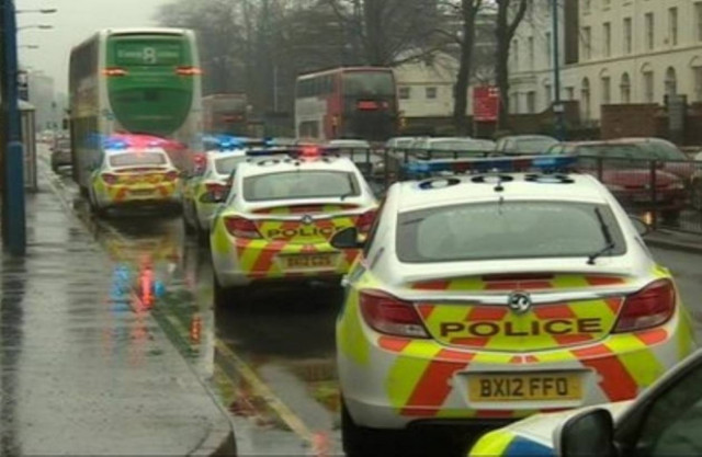 Σοκ: Μαχαίρωσε 16χρονη μέσα σε λεωφορείο!