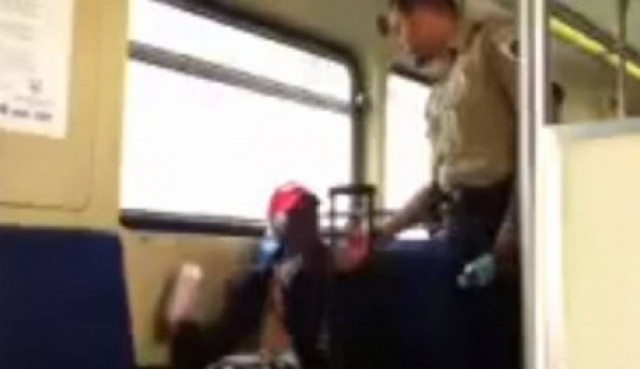 Βίντεο-ΣΟΚ: Σεκιουριτάς ξέσπασε στην 82χρονη