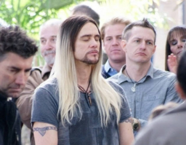 Αγνώριστος ο διάσημος ηθοποιός: Δεν θα πιστεύετε ποιος είναι