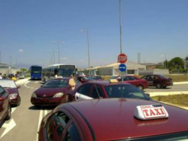 Πάτρα: «Σκοτώνουν» τα ταξί για να ξεχρεώσουν
