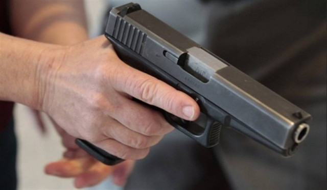 Θα οπλοφορούν οι δάσκαλοι για να προστατεύουν τους μαθητές