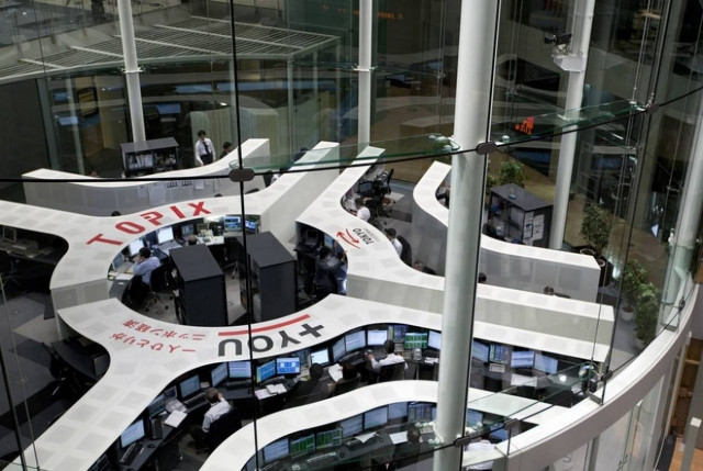 Σε ρυθμούς Dow Jones o Nikkei