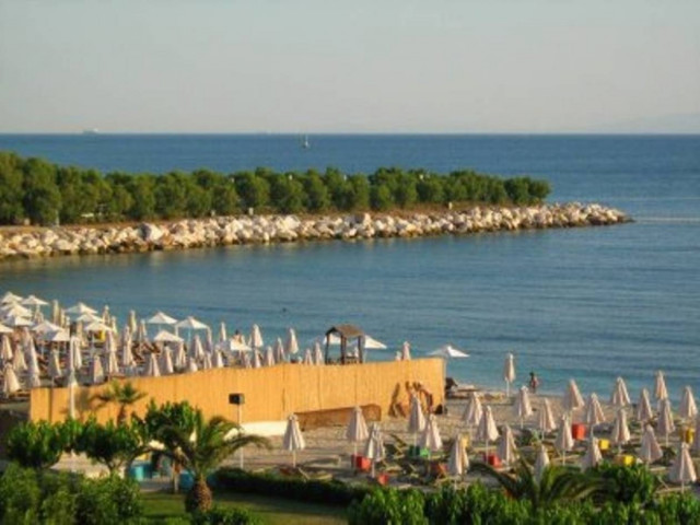 Ενοικιαστήρια σε όλες τις πλαζ- Περνούν στα χέρια ιδιωτών