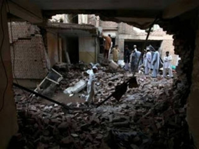 Έξι νεκροί και τουλάχιστον 30 τραυματίες από βόμβα σε τζαμί