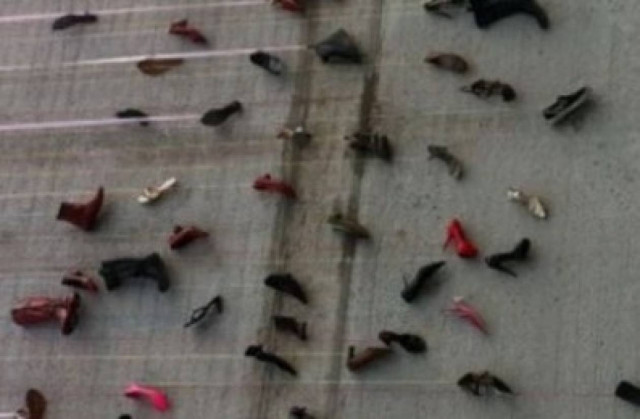 Κρέμασε γόβες ο Μπουτάρης στο... δημαρχείο Θεσσαλονίκης!