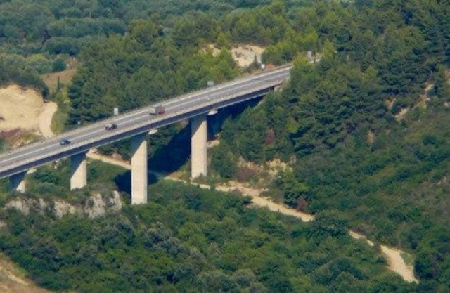 Διαμαρτύρονται για την «καταστροφή» μέσω...facebook