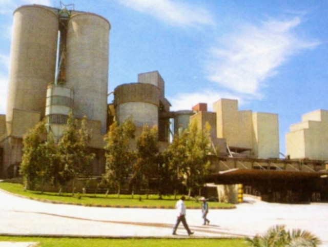 «Τιτάν»: Πιθανώς μεταφέρει την έδρα της από την Ελλάδα