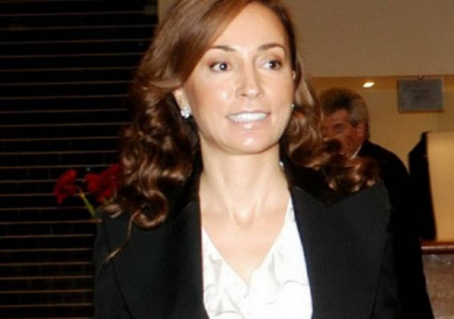 Σταμάτη: Οι γυναίκες υπουργών δεν τους ρωτούν ποτέ πού βρήκαν τα λεφτά