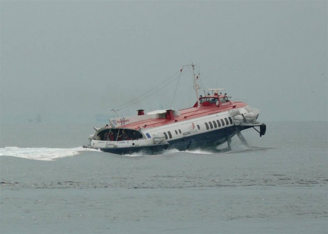 Ύδρα: Ταλαιπωρία για 16 επιβάτες flying dolphin