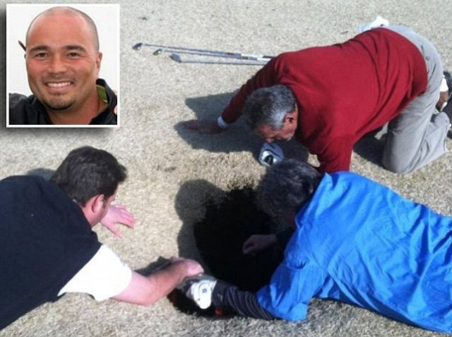 ΣΟΚ: Άνοιξε τρύπα στο έδαφος και τον κατάπιε η γη!