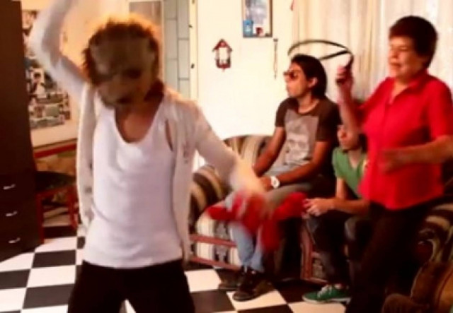 Βίντεο: Τα πήρε η μαμά με το Harlem Shake και δείτε τι έκανε!