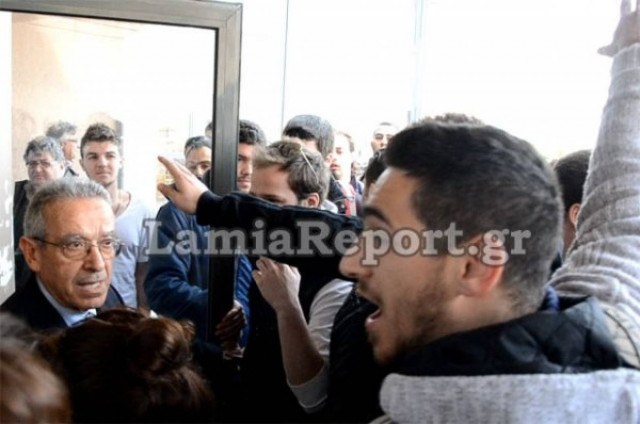Βίντεο: Ένταση στη ψηφοφορία για τον νέο Πρύτανη στο ΤΕΙ Λαμίας
