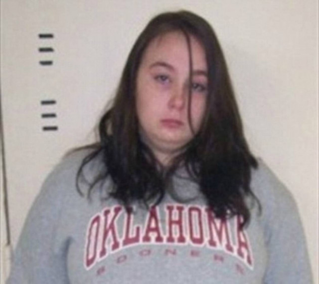 Αυτή είναι η 22χρονη που ήθελε να πουλήσει τα παιδιά της μέσω Facebook