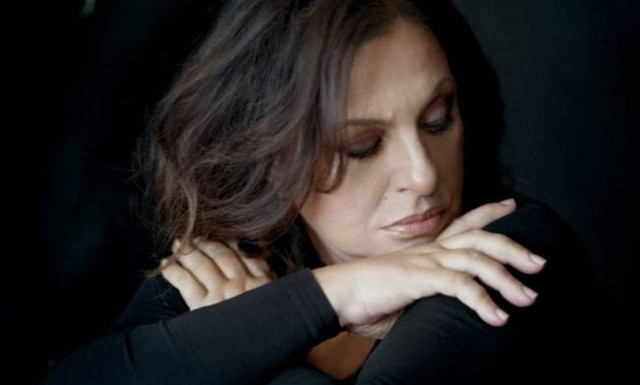 Η Χάρις Αλεξίου στο Γκάζι