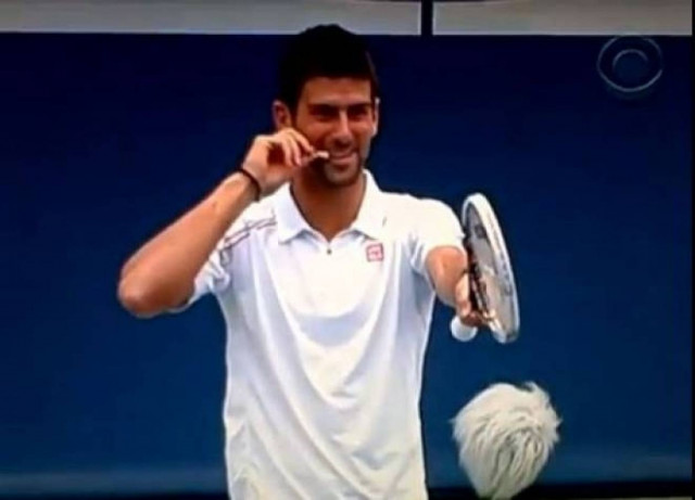 Οταν ο Τζόκοβιτς πιάνει το «όφωνο»...