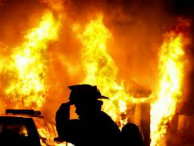 Ένας νεκρός από φωτιά σε σπίτι στην Κόρινθο