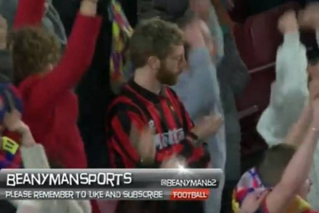 Το... κλάμα οπαδού της Μίλαν μετά το 4ο γκολ της Μπάρτσα