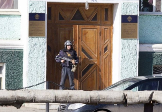 Θρίλερ με την ομηρία σε σχολείο