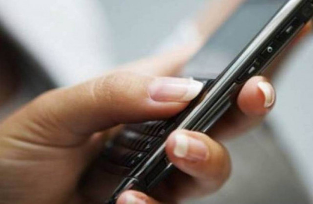 Τo 75% των χρηστών δεν αποχωρίζονται το κινητό τους ούτε στην τουαλέτα