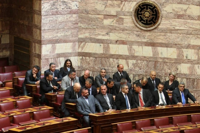 Ρεπούση σε Χ.Α:  Να πάτε να ζήσετε στη ζούγκλα