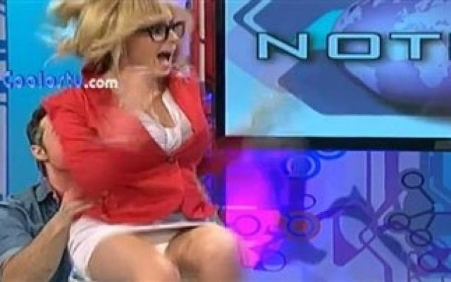 Βίντεο: Το σέξι ατύχημα της παρουσιάστριας την ώρα της εκπομπής