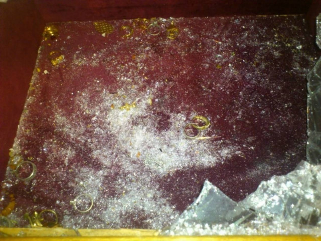 ΣΟΚ: Έκλεψαν το χέρι του Αγίου Πολυκάρπου (pic)