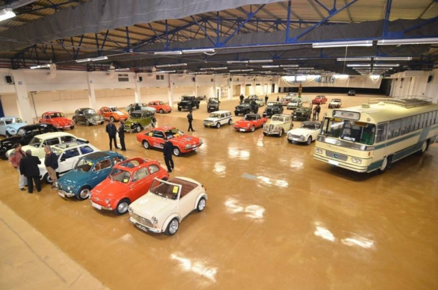 Συλλεκτικά οχήματα βάζουν… όπισθεν για μία βόλτα στο παρελθόν (pics)