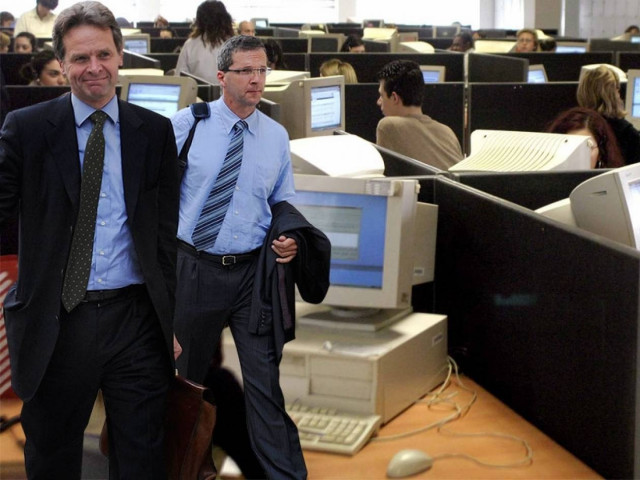 Την απόλυση 5.000 δημοσίων μέχρι το 2014 πρότεινε η κυβέρνηση