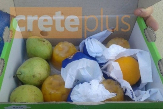Μοίρασαν σε παιδιά Δημοτικού σχολείου του Ηρακλείου σάπια φρούτα!