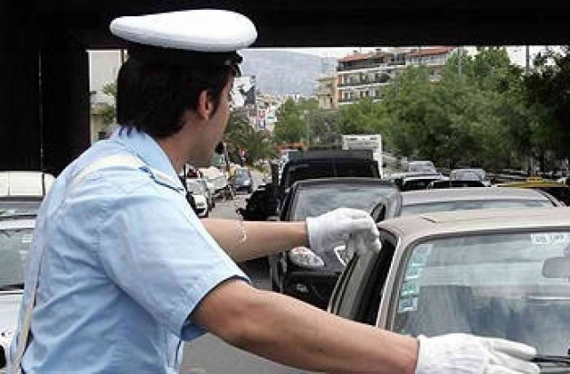 Συνεχίζεται η «μεγάλη» έξοδος – Έκτακτα μέτρα Τροχαίας