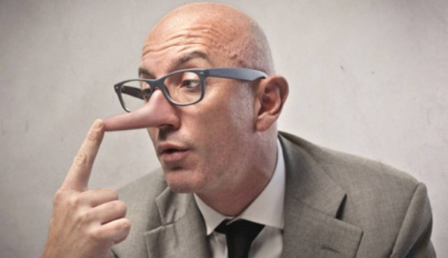 Τα πιο συχνά ψέματα των αντρών για να «ρίξουν» μια γυναίκα!