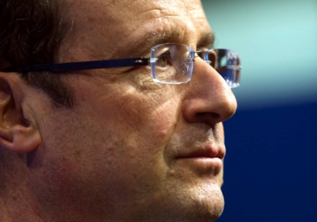 Χαμηλότερα από ποτέ τα ποσοστά δημοτικότητας του Oλάντ