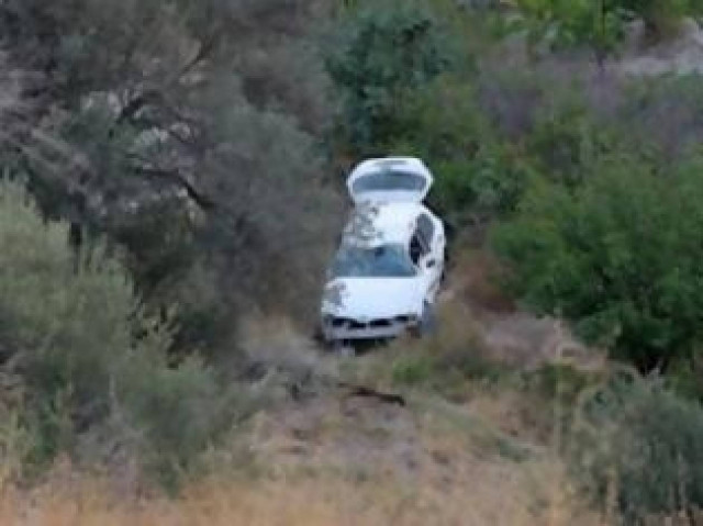 Εφιάλτης για μία οικογένεια-Έπεσε με το αυτοκίνητο σε γκρεμό