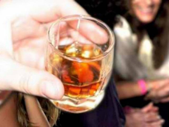 Το γλέντι έγινε τραγωδία-Στην εντατική 50χρονος που έπεσε από ταράτσα