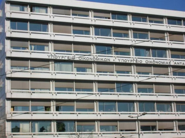 Διαψεύδει το ΥΠΟΙΚ τα περί απευθείας πρόσβασης ΣΔΟΕ στις καταθέσεις