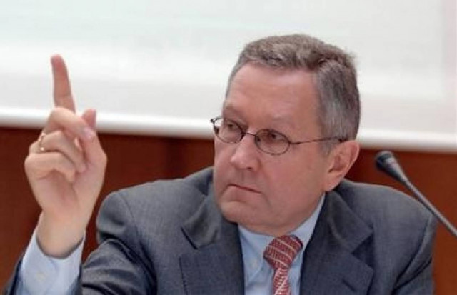 Ρέγκλινγκ: Η Κύπρος να συμβάλει στη διάσωση των τραπεζών της