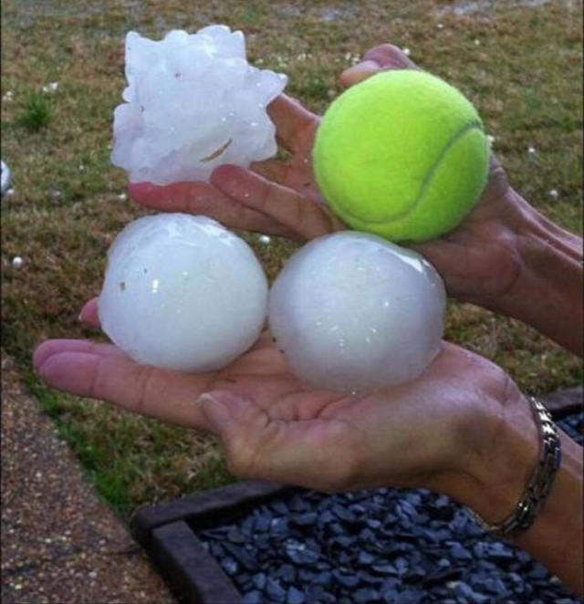 Χαλάζι γιγαντιαίων διαστάσεων στο Μισισίπι των ΗΠΑ