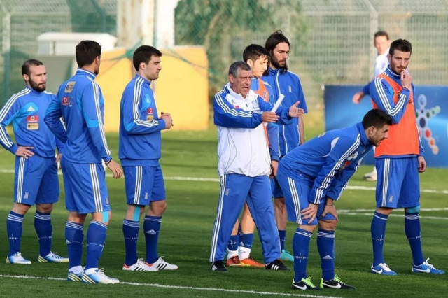 Ελλάδα: Έδειξε… μέρος της ενδεκάδας ο Σάντος (video)