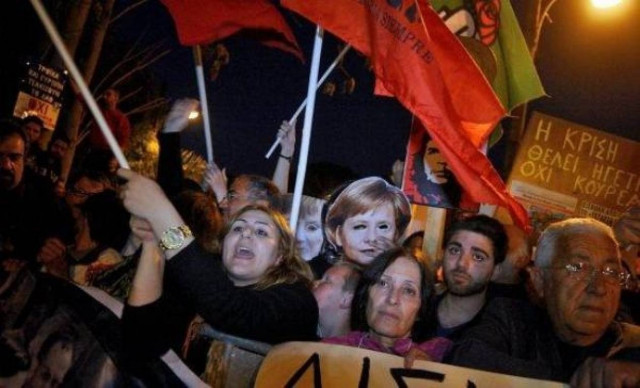 Πανηγυρισμοί στην Κύπρο για το ιστορικό «ΟΧΙ»