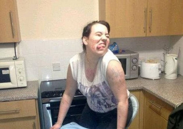 19χρονη μέθυσε, έκανε γκάφα και έγινε ρεζίλι στο Facebook (pics)