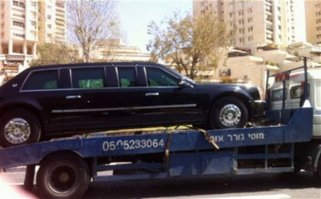 Γερανός πήρε τη λιμουζίνα του Ομπάμα