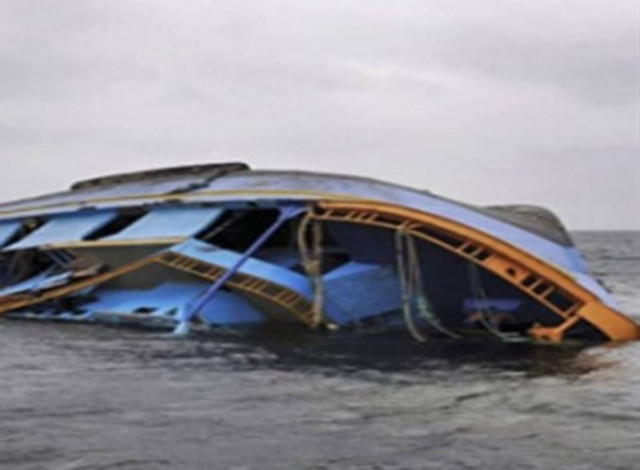 Nαυάγιο με 45 νεκρούς